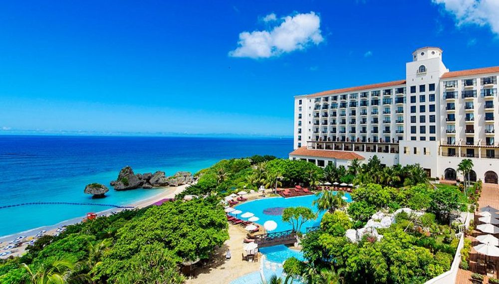 沖縄旅行でカップルにぴったり！ホテルおすすめランキングTOP10｜絶景＆サービス抜群